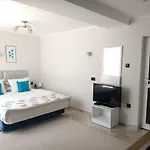 Otel White Rose Guest Burgaz