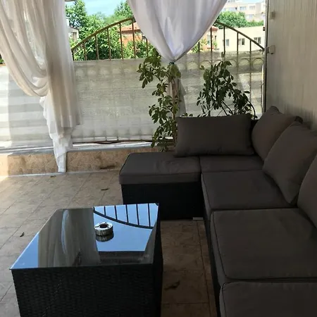 Otel White Rose Guest 2*