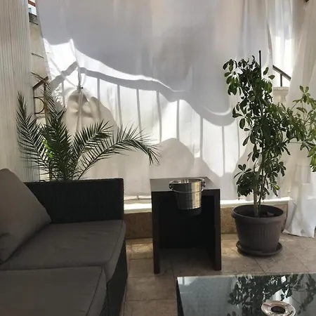 Otel White Rose Guest 2*