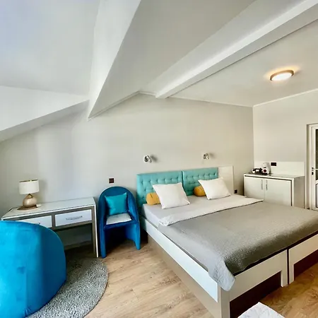 White Rose Guest 2* Burgaz