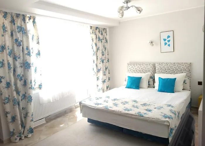 Hotel White Rose Guest 2*