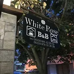 White Rose Guest מלון בורגאס