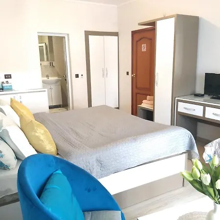 White Rose Guest 2* Burgas