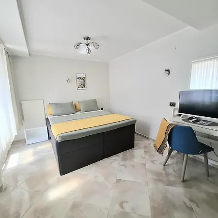 מלון White Rose Guest